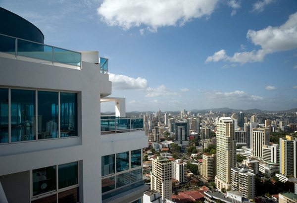 Best-Neighborhoods-for-Single-Digital-Nomads-Living-in-Panama-City